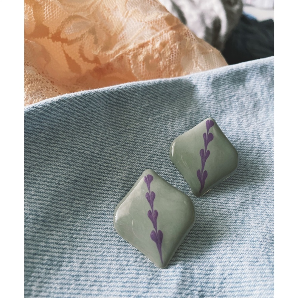 Sage Green & Lilac Vintage Earrings - Picture 2 of 4